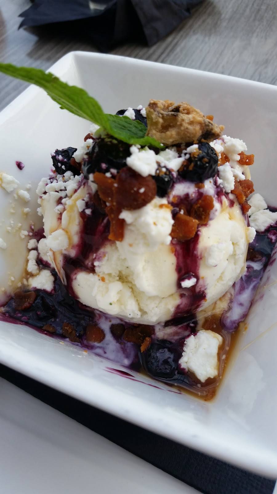 Neoteca | night club | 130 S Hough St, Barrington, IL 60010, USA | 8473821330 OR +1 847-382-1330