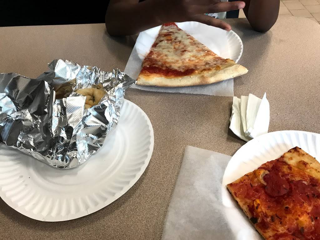 Famous Peppino’s Pizza | restaurant | 600 Tuckahoe Rd, Yonkers, NY 10710, USA | 9143468483 OR +1 914-346-8483