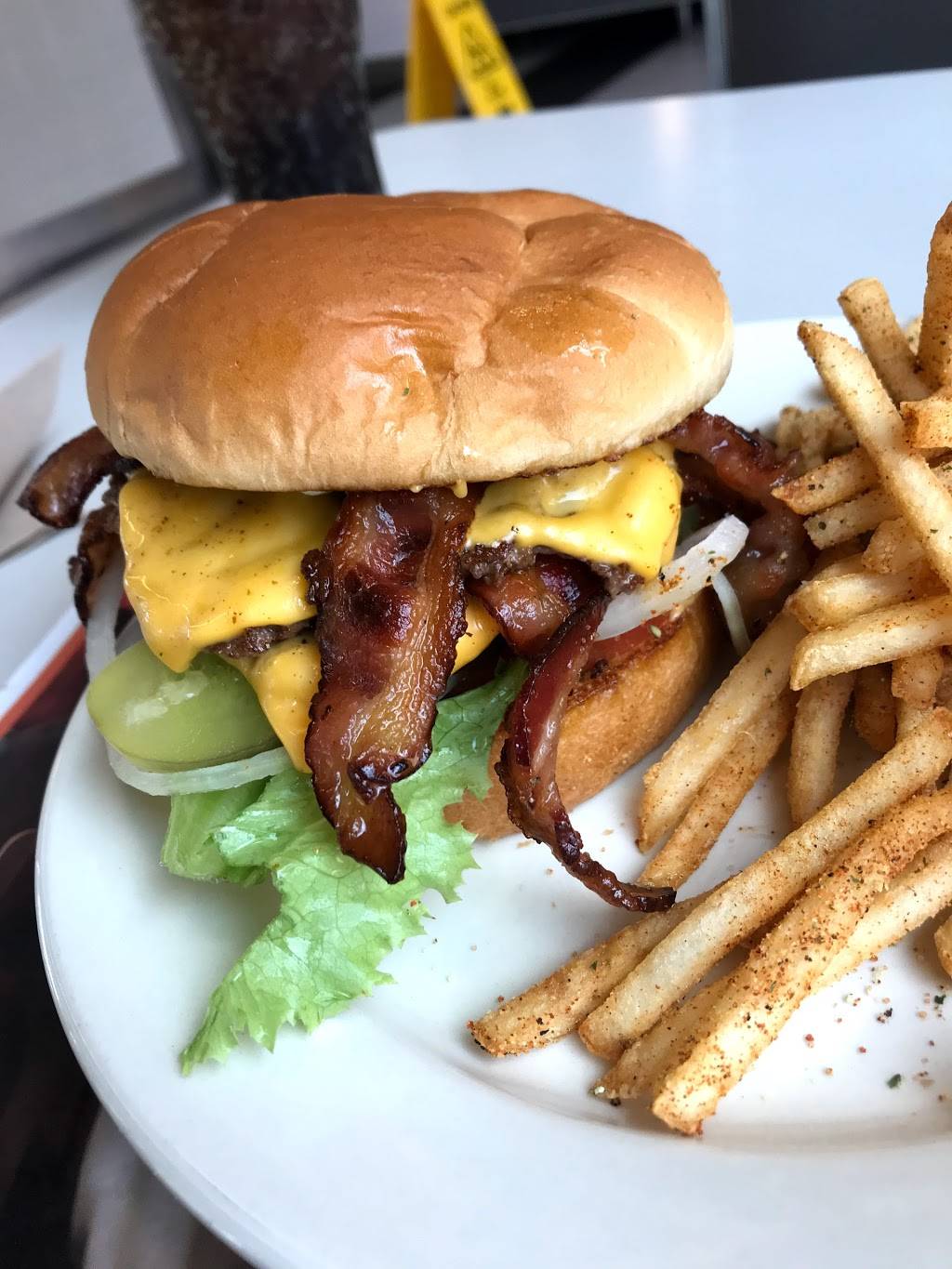 Steak n Shake | restaurant | 7205 S Broadway, Tyler, TX 75703, USA | 9035021019 OR +1 903-502-1019