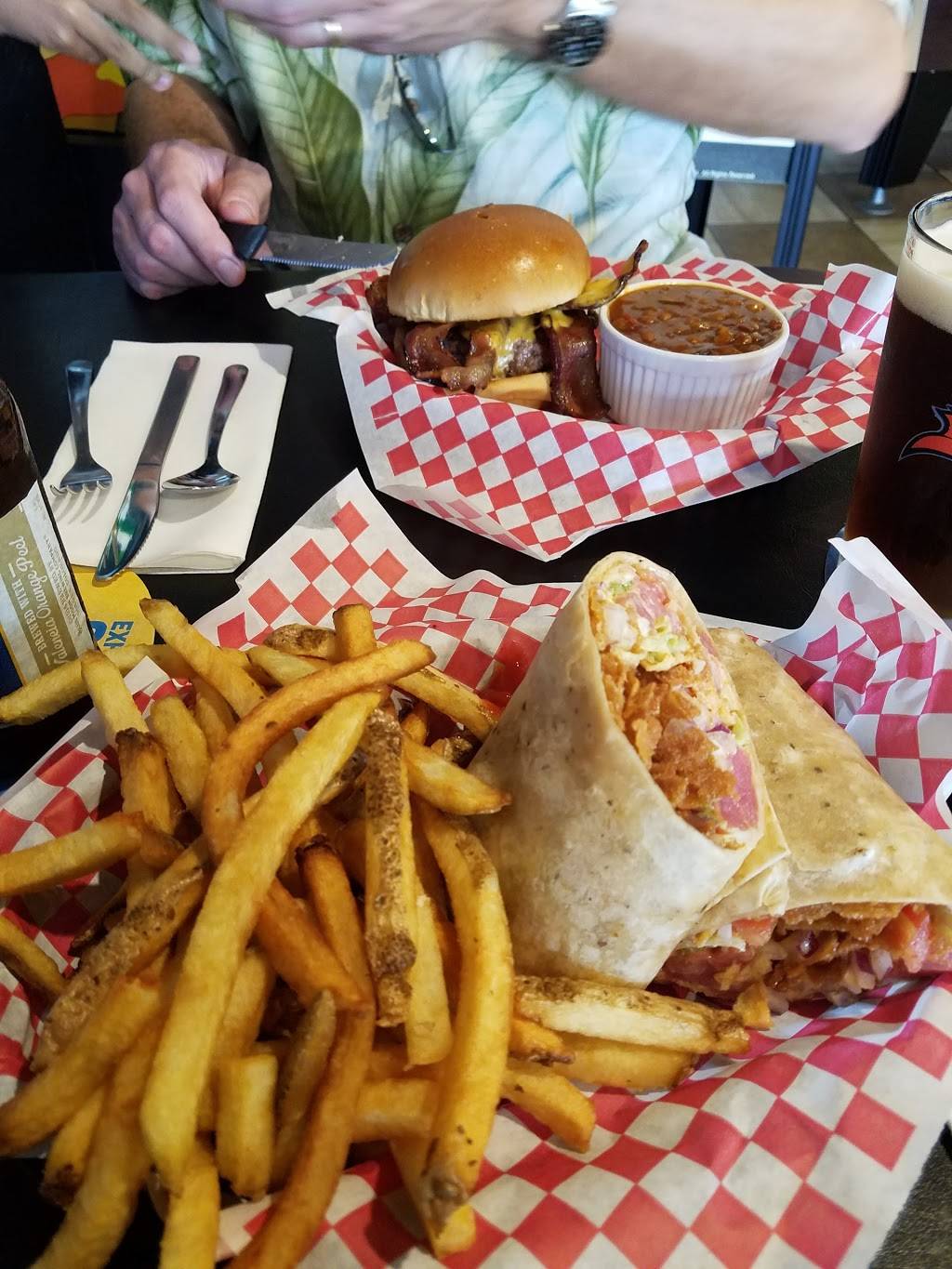 S.O.B. Burgers | restaurant | 5866 14th St W, Bradenton, FL 34207, USA | 9417551998 OR +1 941-755-1998