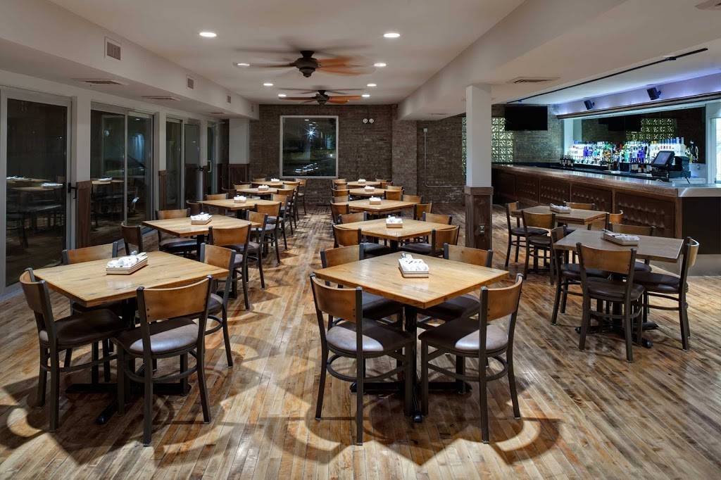 Roots Handmade Pizza | restaurant | 1924 W Chicago Ave, Chicago, IL 60622, USA | 7736454949 OR +1 773-645-4949