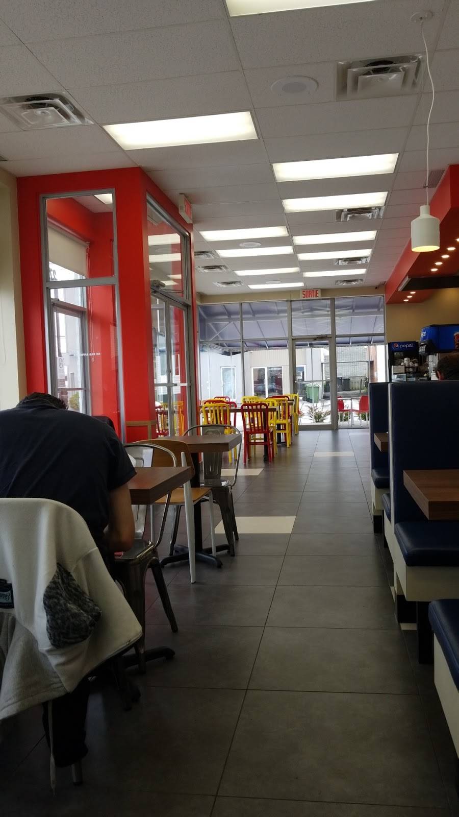 Valentine | restaurant | 2705 Rue Dessaulles, Saint-Hyacinthe, QC J2S 2V6, Canada | 4502231888 OR +1 450-223-1888