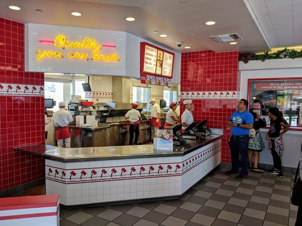 In-N-Out Burger | restaurant | 450 Auto Center Dr, Corona, CA 92882, USA | 8007861000 OR +1 800-786-1000