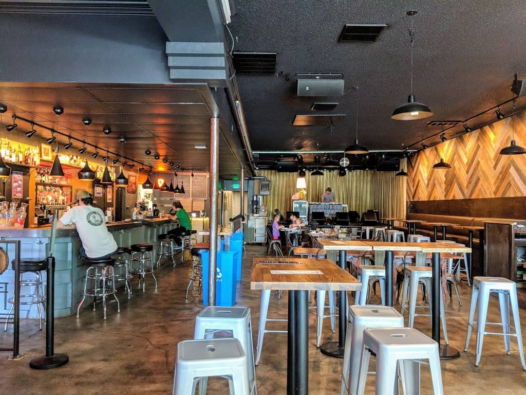 Breezy Town Pizza | restaurant | 4864 Beacon Ave S, Seattle, WA 98108, USA | 3128849527 OR +1 312-884-9527