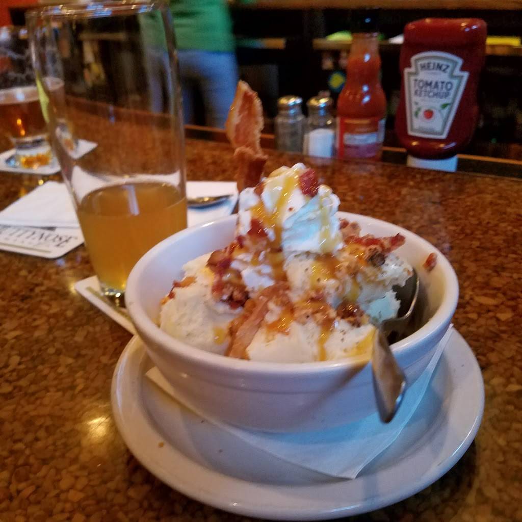 Hollywood Gardens Bar | restaurant | 169 Pinney St, Rochester, PA 15074, USA | 7247282227 OR +1 724-728-2227