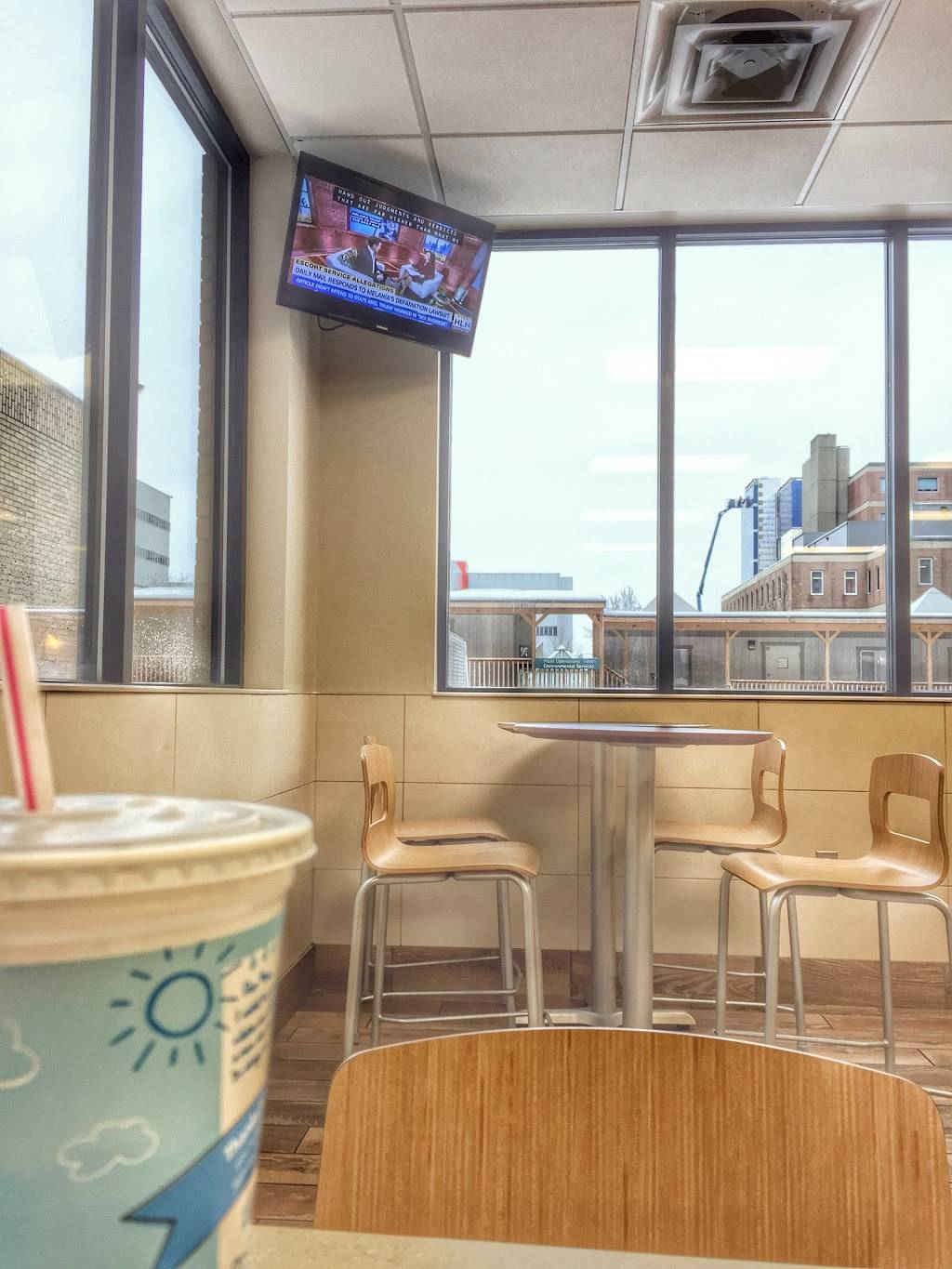 Wendys | restaurant | 3990 John R St, Detroit, MI 48201, USA | 3138327676 OR +1 313-832-7676