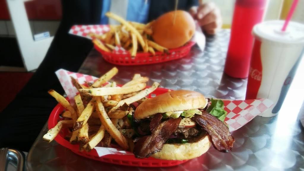 Bunz Gourmet Burgers | restaurant | 655 W 7th St, San Pedro, CA 90731, USA | 3105148773 OR +1 310-514-8773