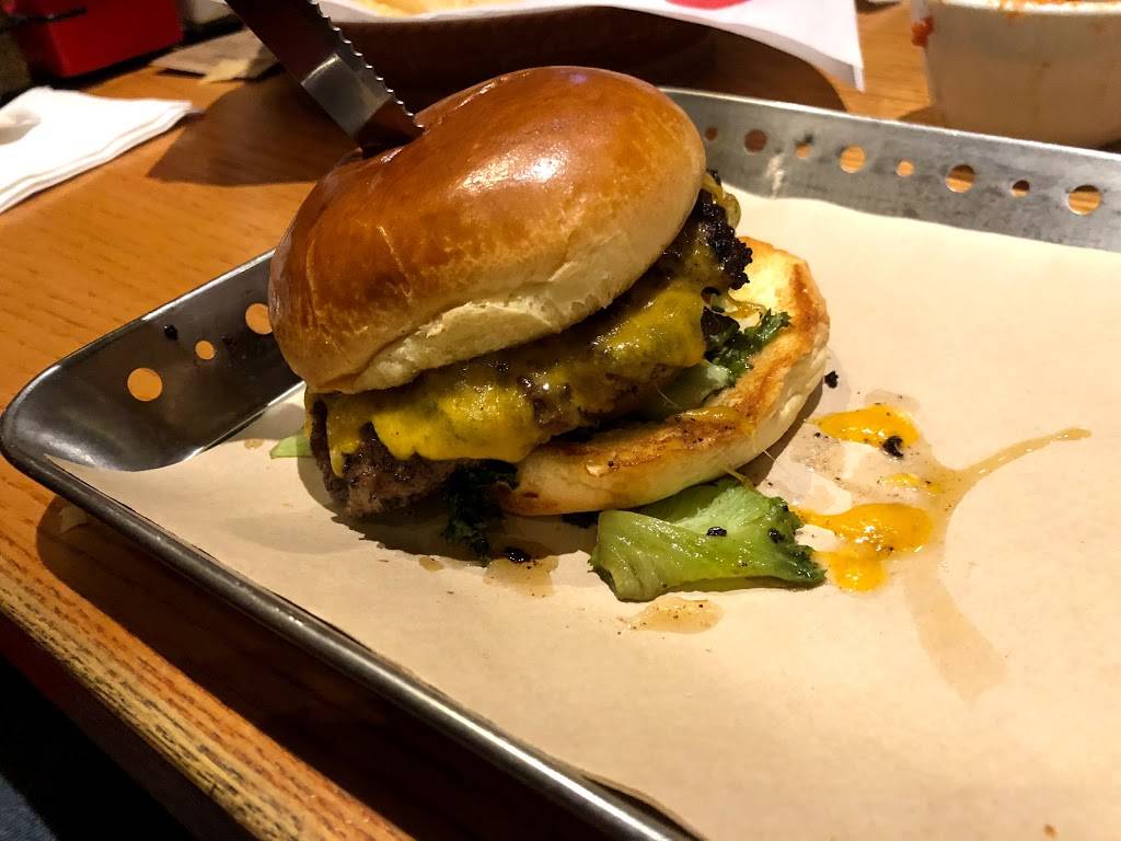 Chilis Grill & Bar | meal takeaway | 3490 W Century Blvd, Inglewood, CA 90303, USA | 3106742505 OR +1 310-674-2505