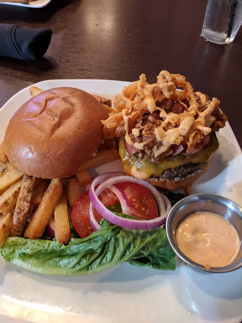 Red Brick Tavern | restaurant | 119 Simonton St, Conroe, TX 77301, USA | 9365392000 OR +1 936-539-2000