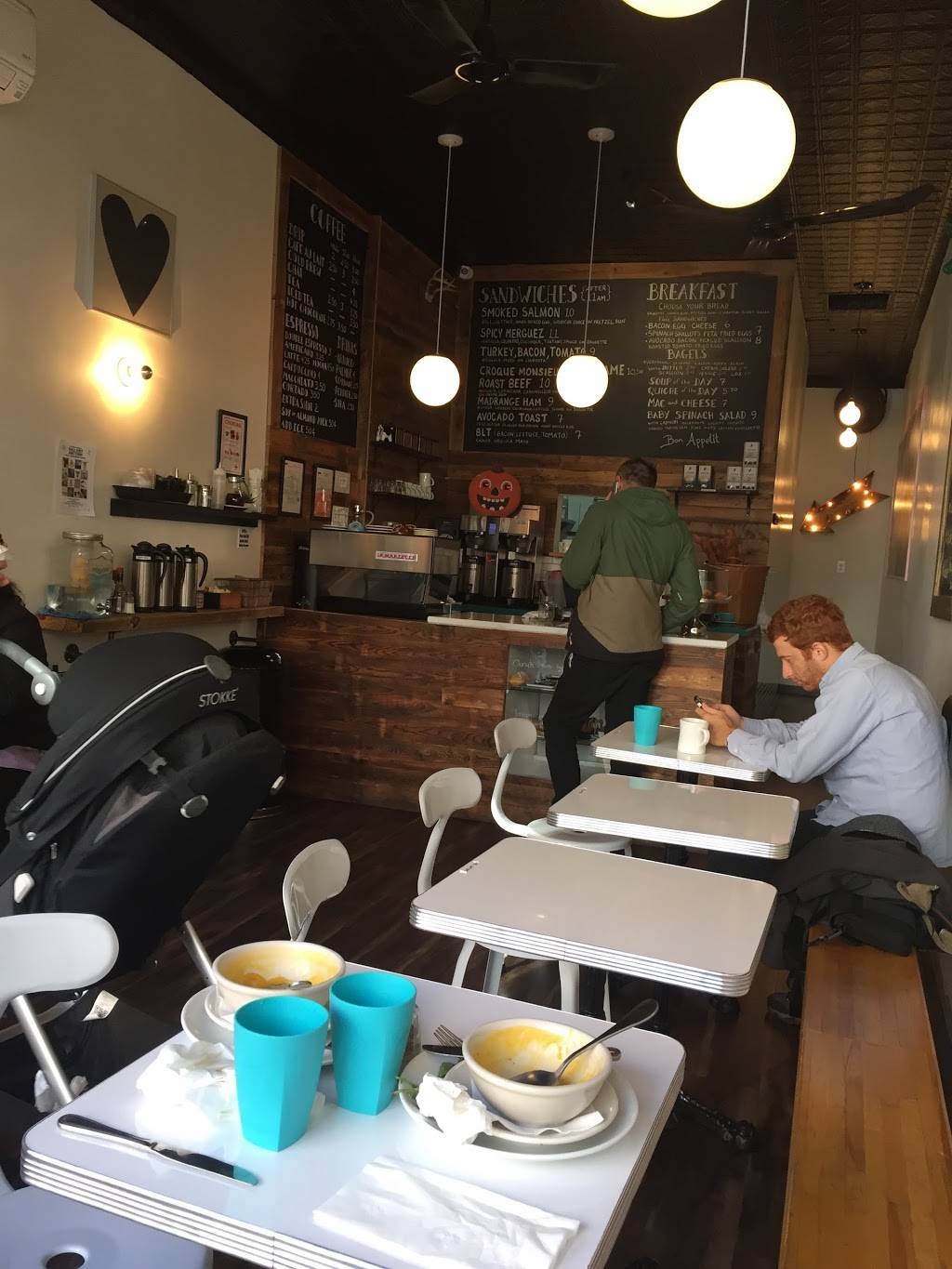 Parade Cafe | cafe | 622 Caton Ave, Brooklyn, NY 11218, USA | 7184385445 OR +1 718-438-5445