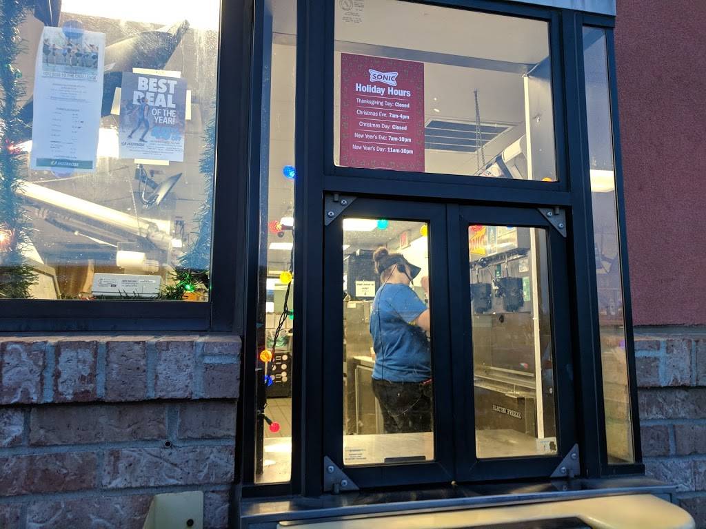 Sonic Drive-In | restaurant | 1415 S Court St, Circleville, OH 43113, USA | 7404746500 OR +1 740-474-6500