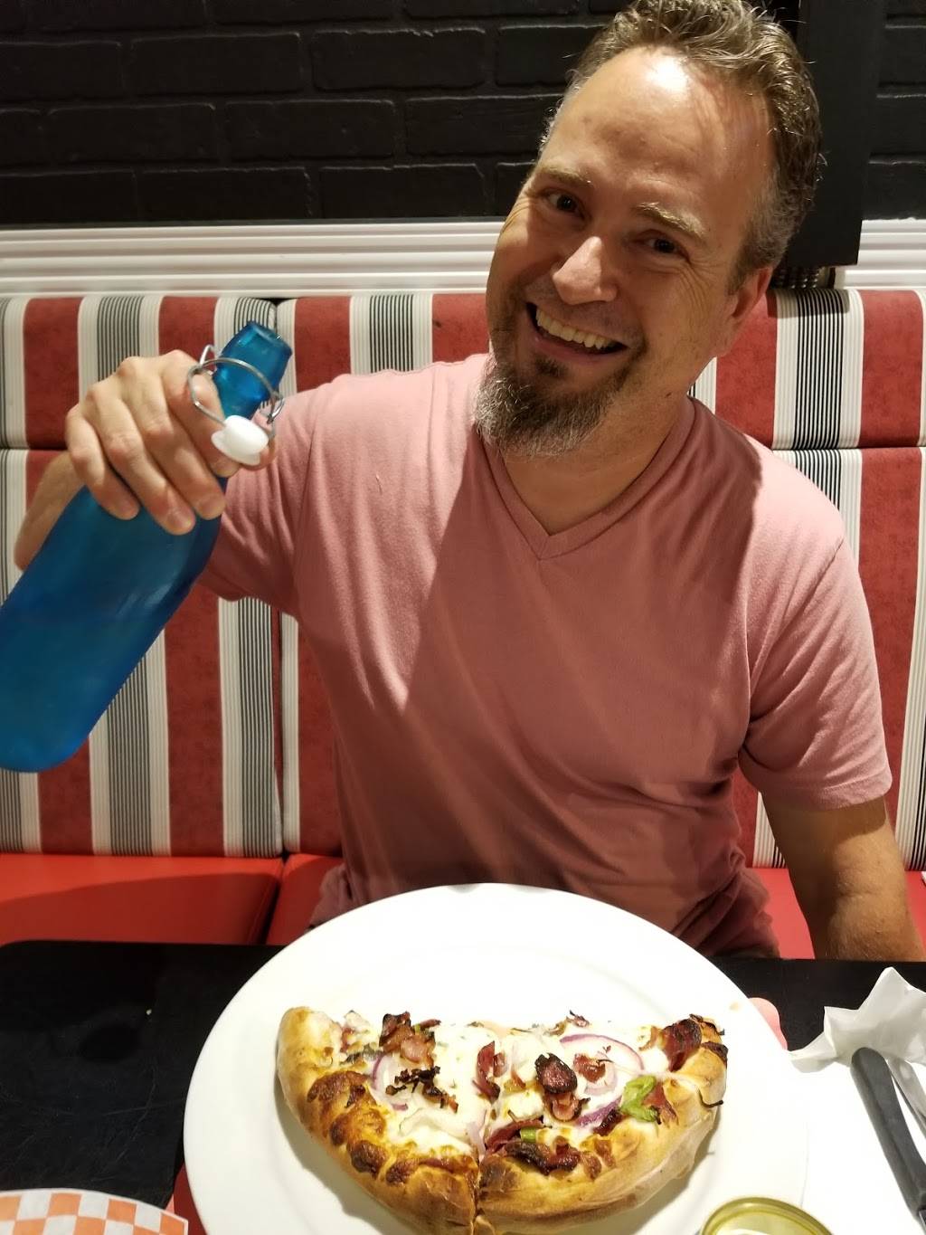 Pizzeria 67 | restaurant | 4447 Boulevard Guillaume-Couture, Lévis, QC G6W 6M9, Canada | 4188376767 OR +1 418-837-6767