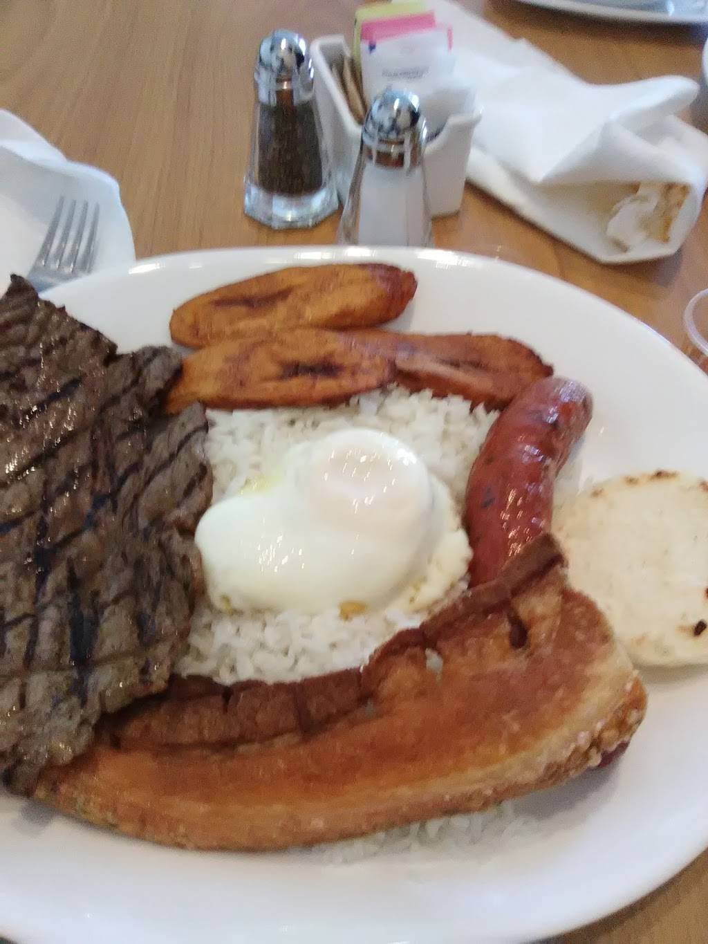 Colombian Cravings | restaurant | 404 Huffman Mill Rd, Burlington, NC 27215, USA | 3362704255 OR +1 336-270-4255