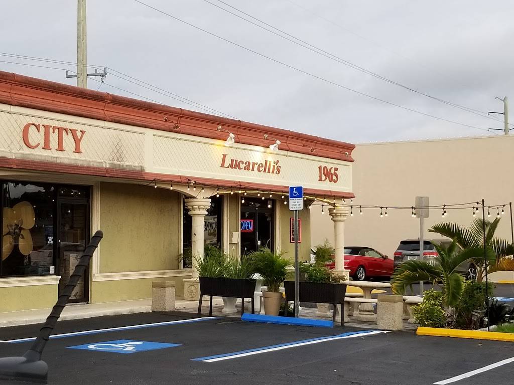 Lucarellis Italian Restaurant | restaurant | 1965 S Tamiami Trail, Venice, FL 34293, USA | 9414454755 OR +1 941-445-4755