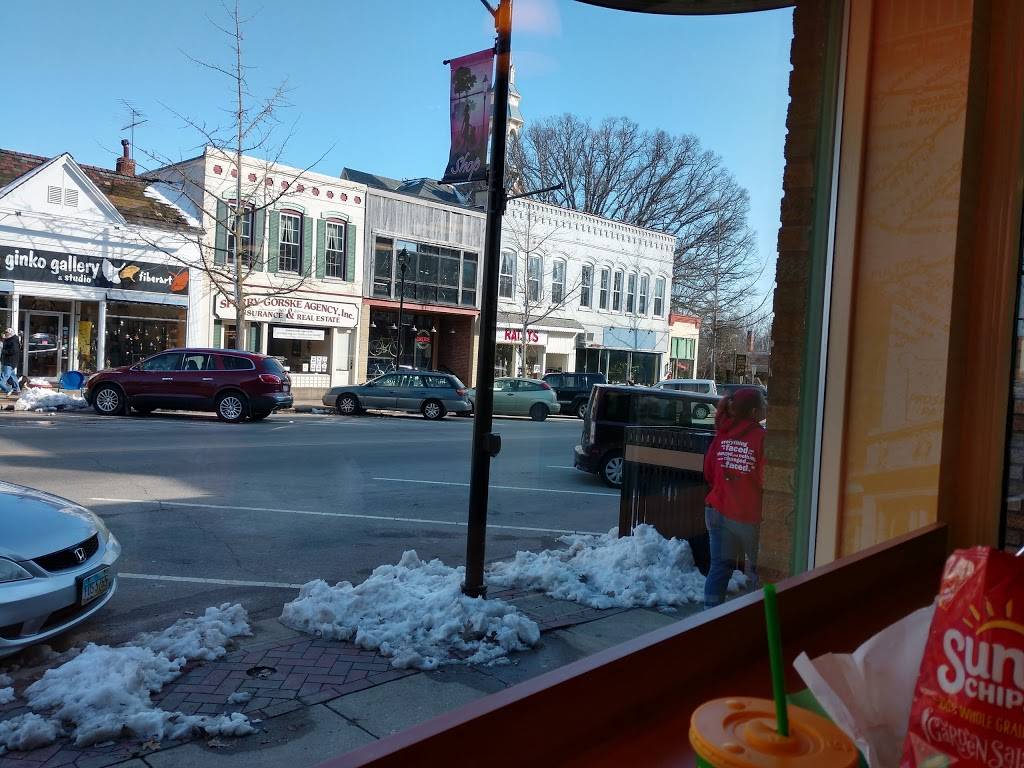 Subway | restaurant | 18 S Main St, Oberlin, OH 44074, USA | 4407747827 OR +1 440-774-7827