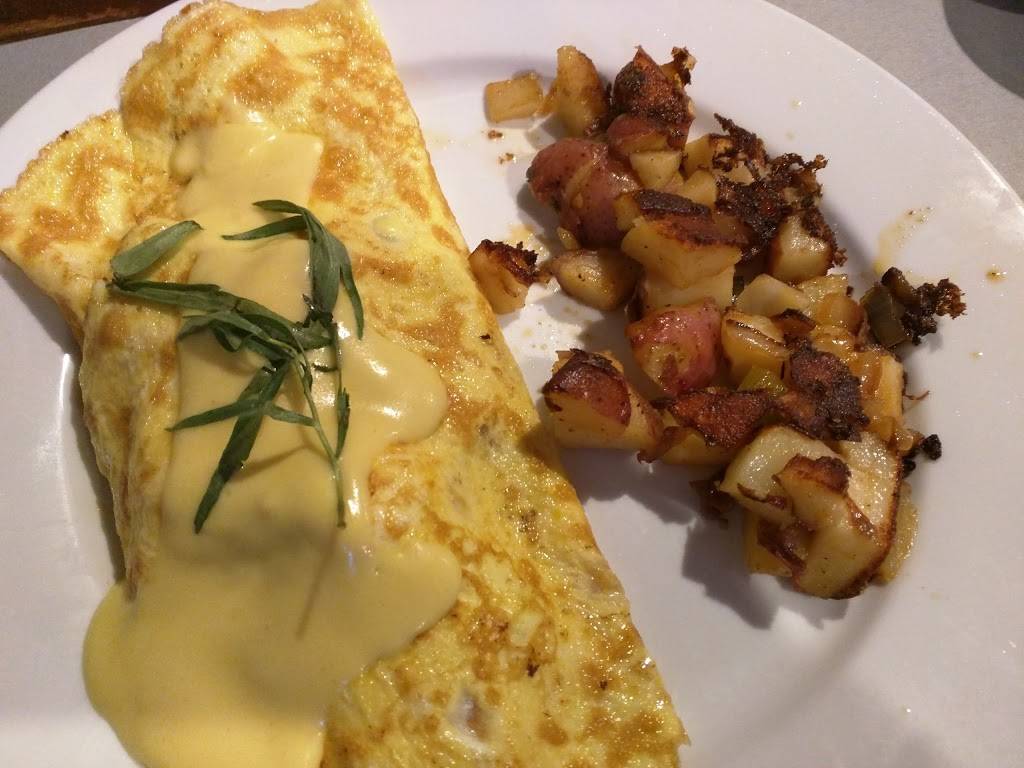 Hilltop Restaurant Bar & Banquet | restaurant | 39 Adamec Rd, Willington, CT 06279, USA | 8604771054 OR +1 860-477-1054