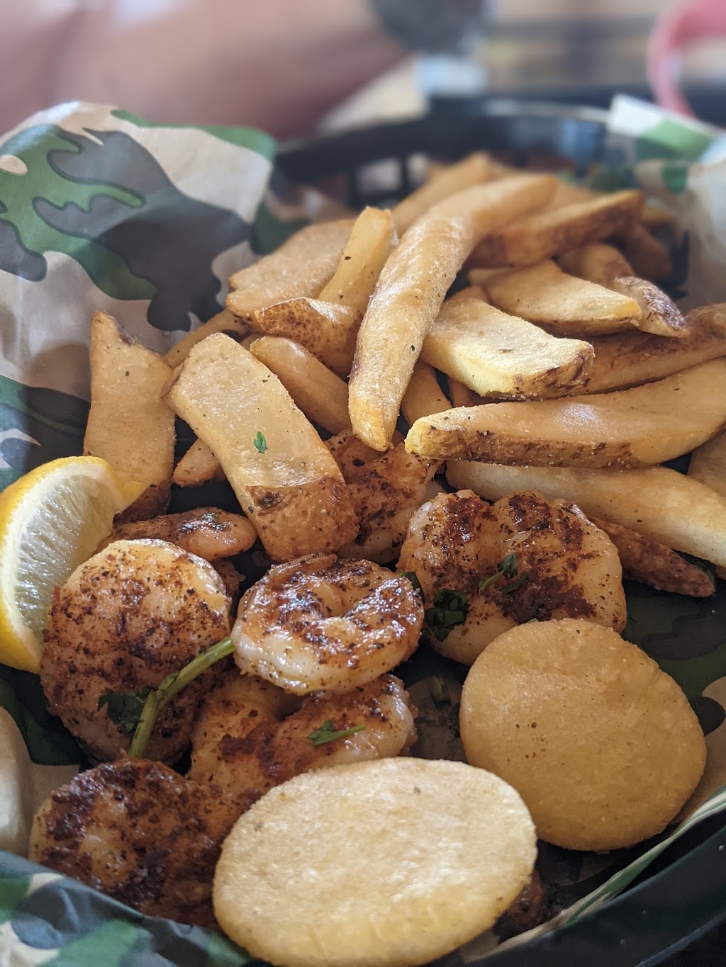 G.I. Jade Tiki Bar & Bistro | restaurant | 38 Miracle Strip Pkwy SW, Fort Walton Beach, FL 32548, USA | 8503748454 OR +1 850-374-8454