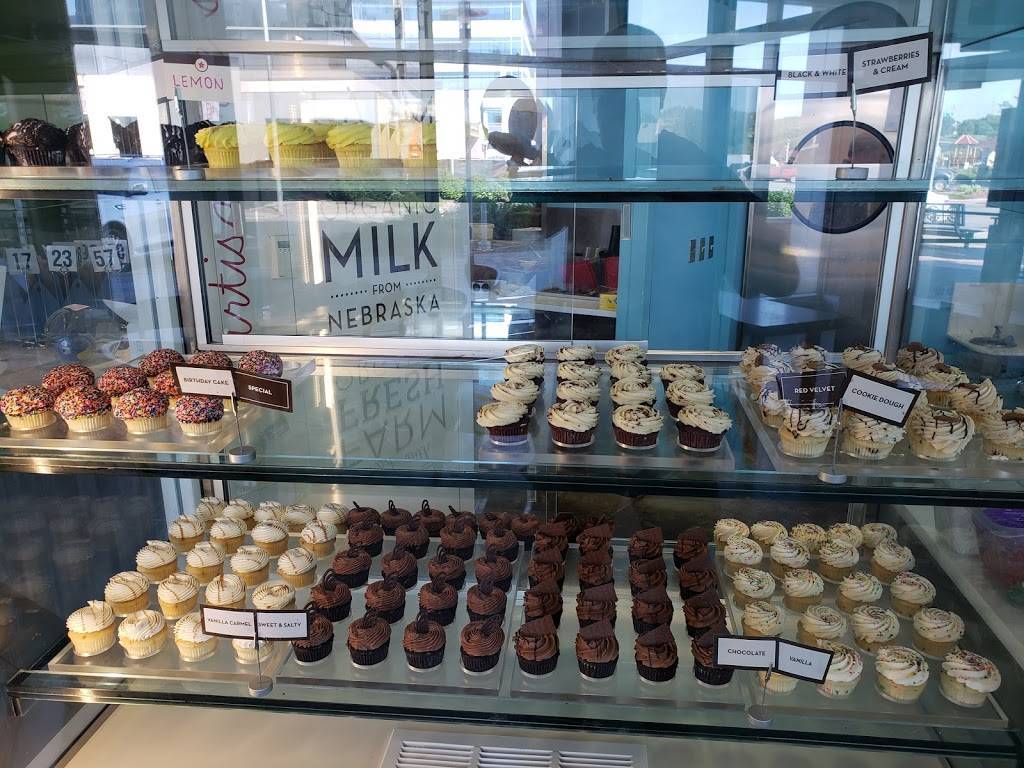 Jones Bros Cupcakes | bakery | 2121 S 67th St, Omaha, NE 68106, USA | 4028842253 OR +1 402-884-2253