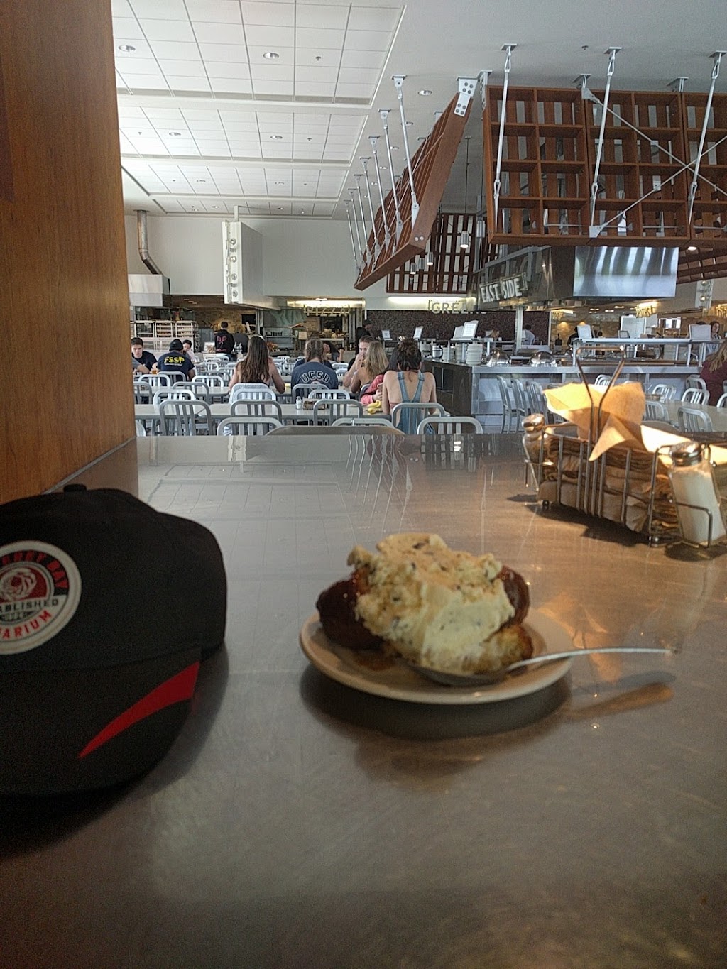 De La Guerra Dining Commons | restaurant | De La Guerra Dining Commons, Channel Islands Rd, Santa Barbara, CA 93117, USA | 8058932812 OR +1 805-893-2812