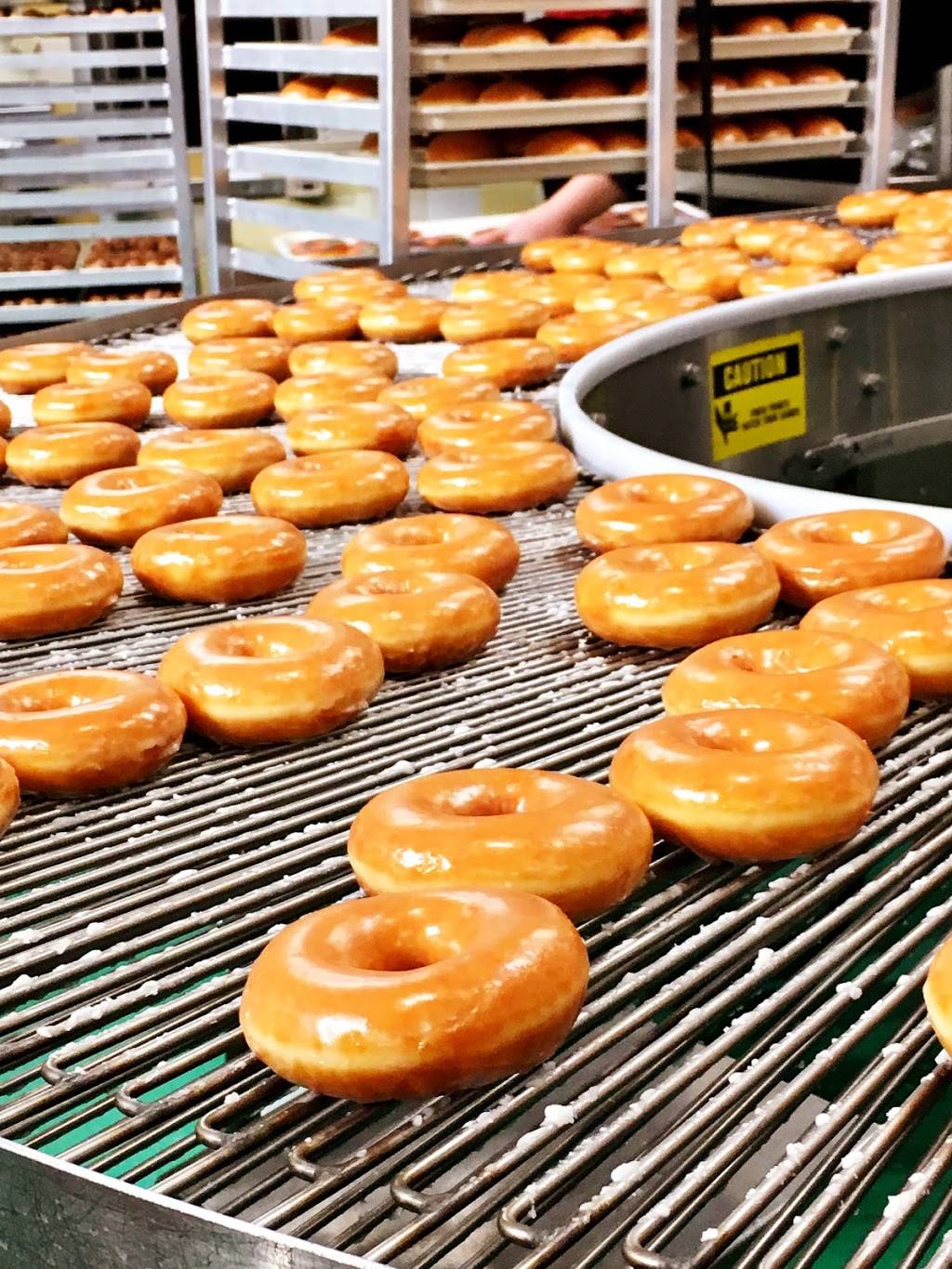 Krispy Kreme | cafe | 1575 Sullivan Ave, Daly City, CA 94015, USA | 6509855615 OR +1 650-985-5615