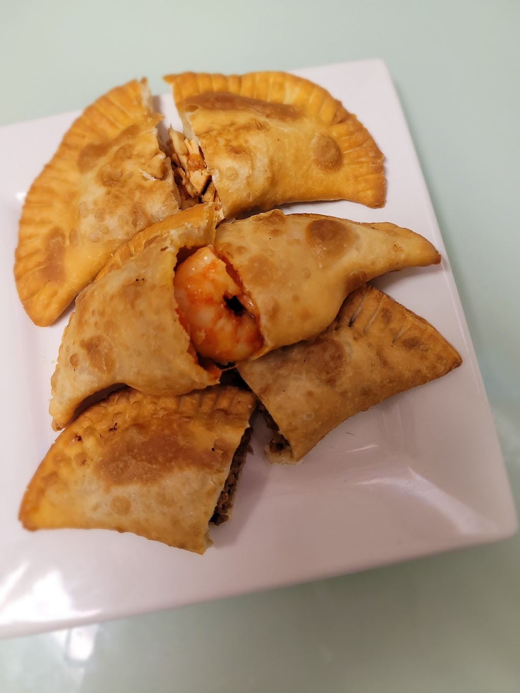 Chiquita Empanadas | meal takeaway | 5208 13th Ave, Brooklyn, NY 11219, USA | 3473568424 OR +1 347-356-8424