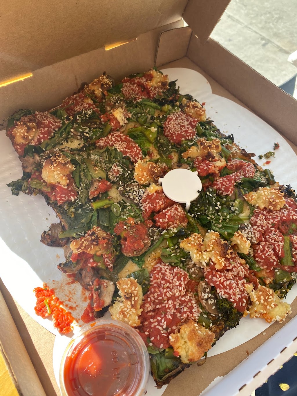 Hot Tongue Pizza | restaurant | 2590 Glendale Blvd, Los Angeles, CA 90039, USA | 3237410180 OR +1 323-741-0180