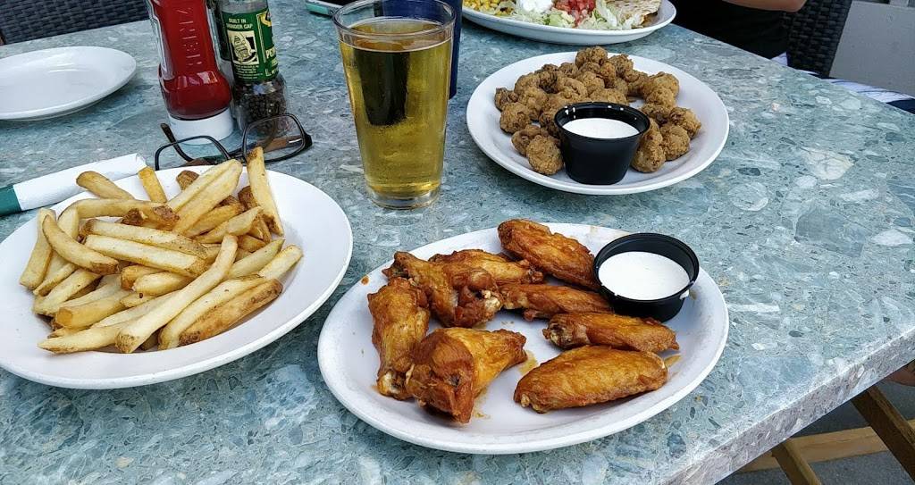 Gators Dockside | restaurant | 4982 New Broad St, Orlando, FL 32814, USA | 3219721974 OR +1 321-972-1974