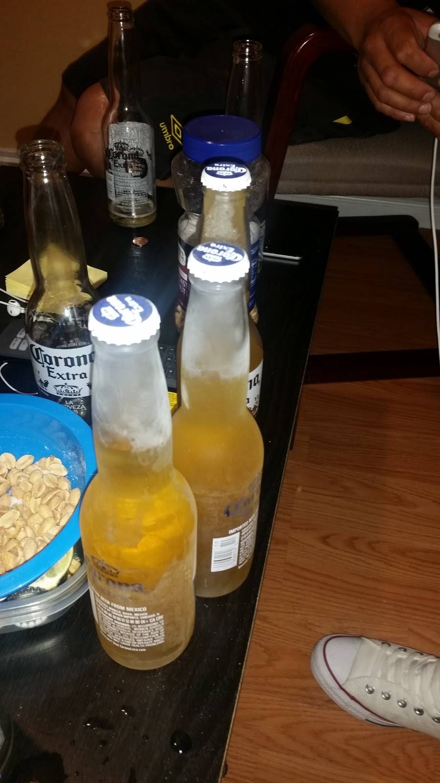 Tropical Restaurant | restaurant | 855 Broad St, Central Falls, RI 02863, USA | 4017222621 OR +1 401-722-2621