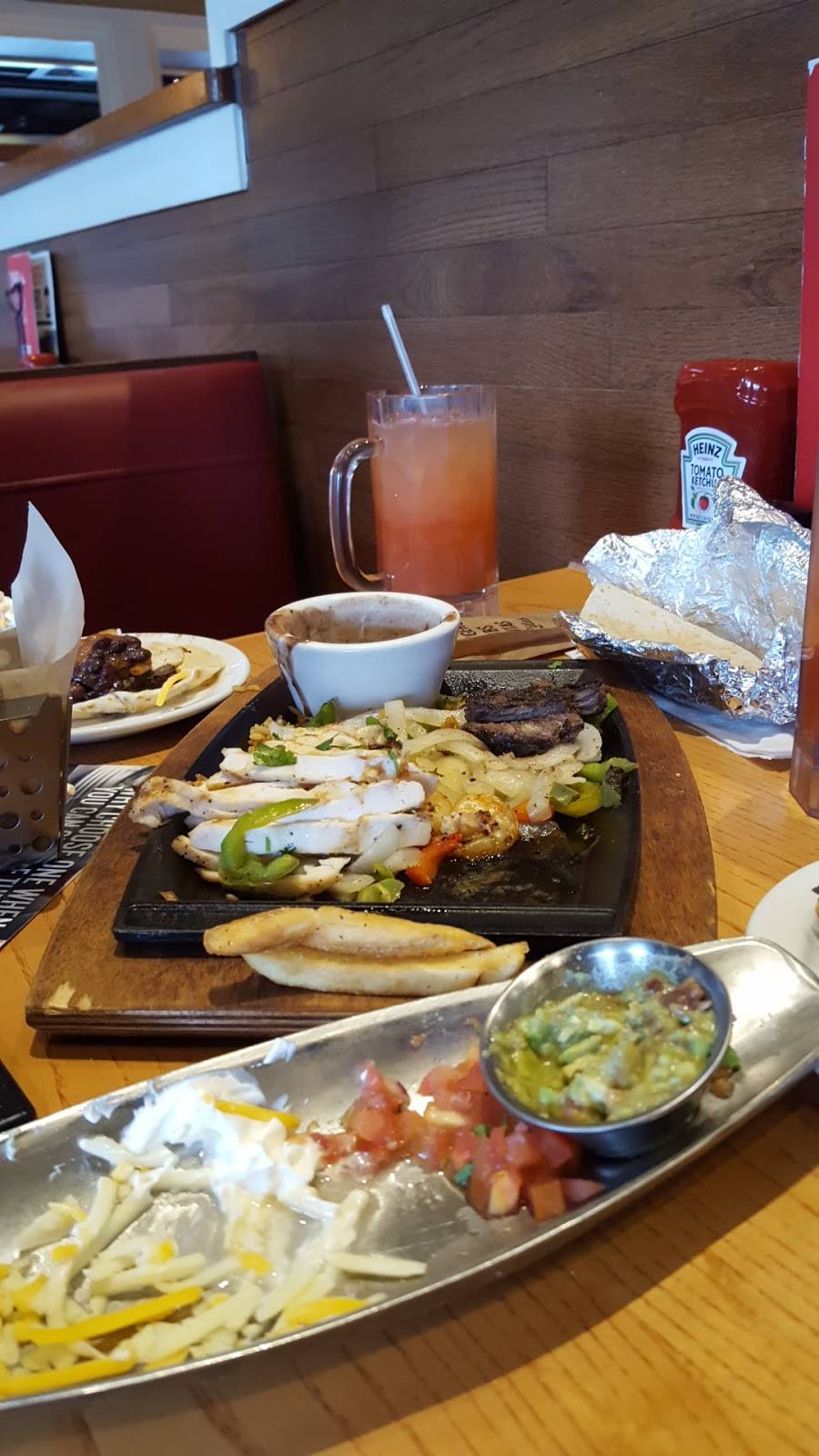 Chilis Grill & Bar | restaurant | 5035 Windward Pkwy, Alpharetta, GA 30004, USA | 7706191818 OR +1 770-619-1818