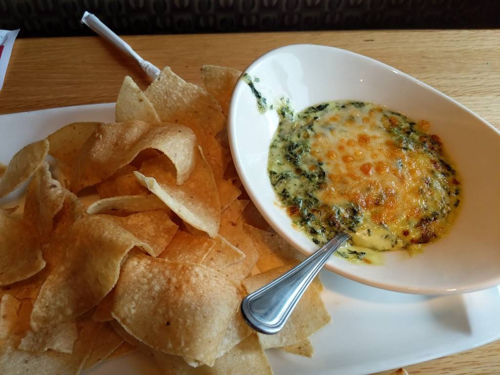 Applebees Grill + Bar | restaurant | 11900 Iron Bridge Plaza, Chester, VA 23831, USA | 8047784722 OR +1 804-778-4722