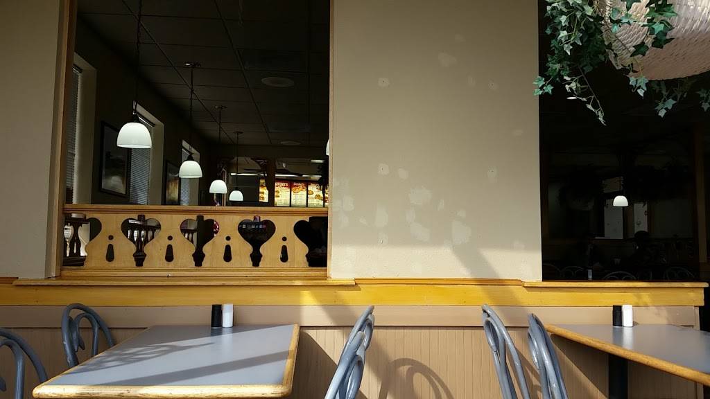 Dairy Queen Store | restaurant | 421 TX-16, Bandera, TX 78003, USA | 8307963595 OR +1 830-796-3595