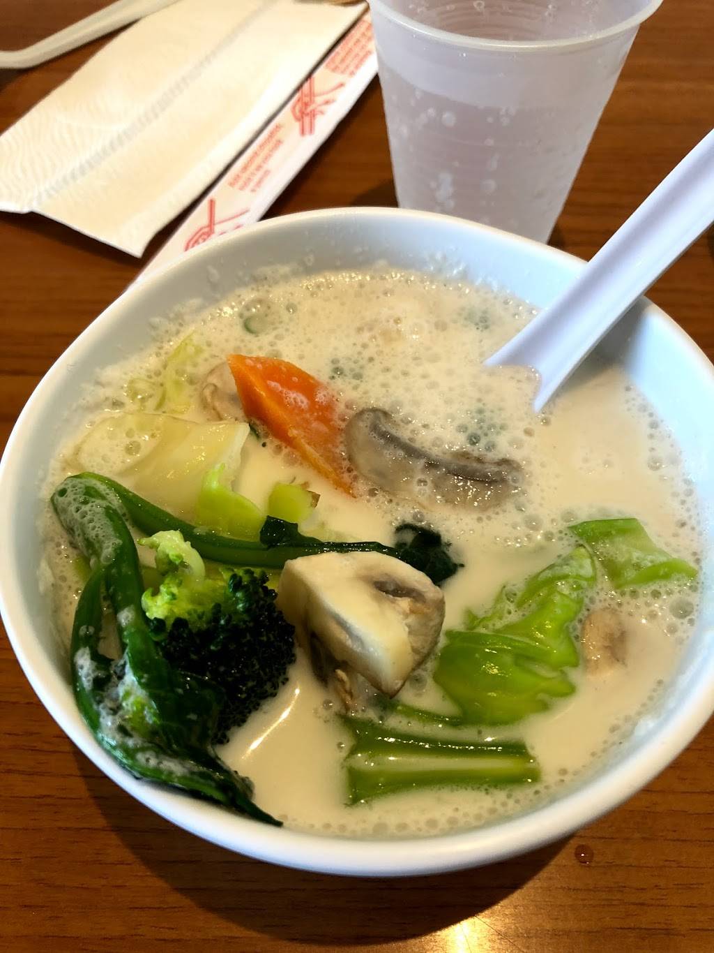 MaDee Thai Kitchen | restaurant | 401 E 17th St, Costa Mesa, CA 92627, USA | 9496312731 OR +1 949-631-2731