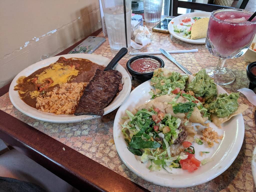 La Hacienda de Los Barrios | restaurant | 18747 Redland Rd, San Antonio, TX 78259, USA | 2104978000 OR +1 210-497-8000