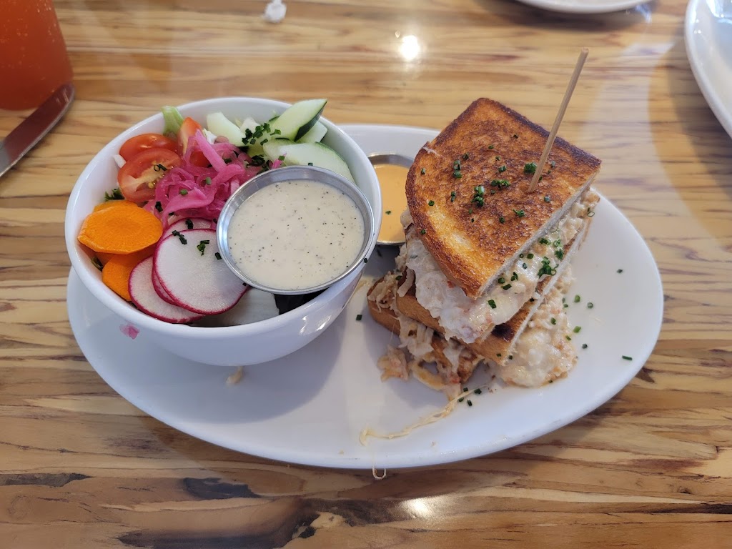 Slapfish | meal takeaway | 345 Massachusetts Ave, Indianapolis, IN 46204, USA | 3176869713 OR +1 317-686-9713