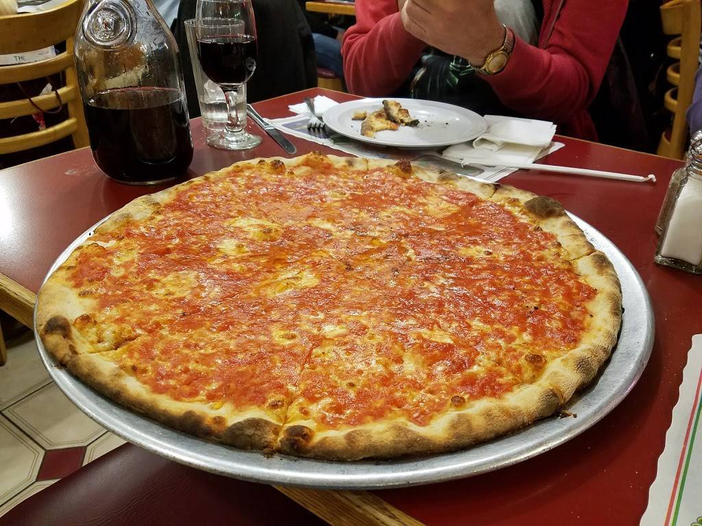 Johnnys Pizzeria | restaurant | 30 W Lincoln Ave, Mt Vernon, NY 10550, USA | 9146681957 OR +1 914-668-1957