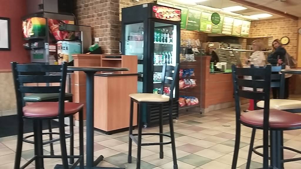 Subway | restaurant | 345 Folly Rd, Charleston, SC 29412, USA | 8437952160 OR +1 843-795-2160