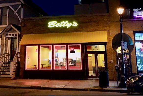 Bettys Burgers & Custard | restaurant | 1233 E Brady St, Milwaukee, WI 53202, USA | 4142494972 OR +1 414-249-4972