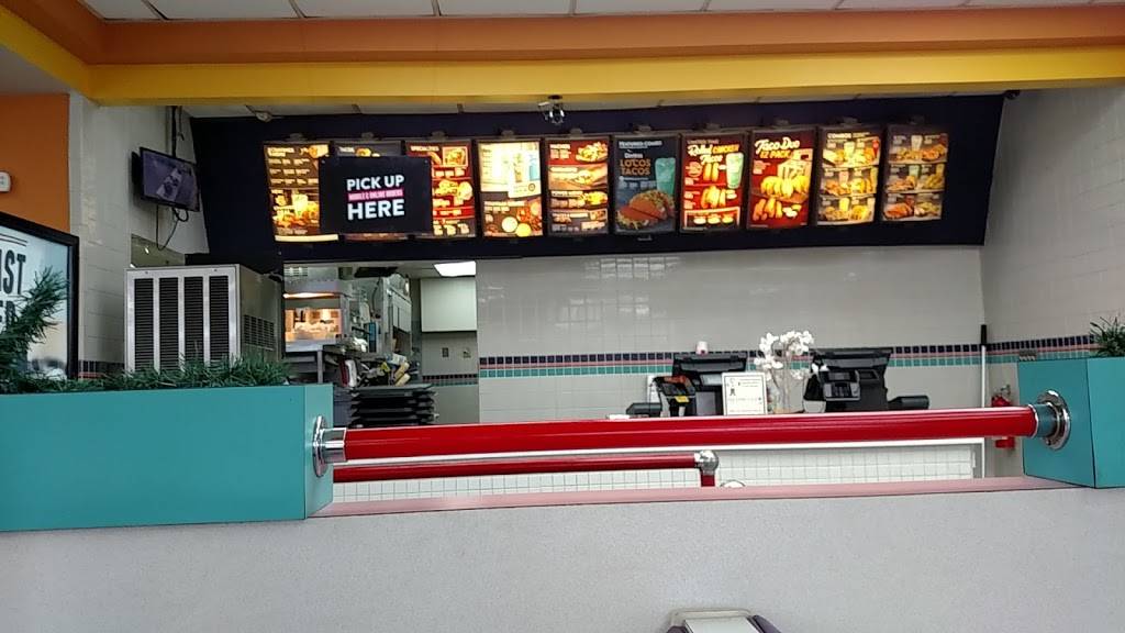 Taco Bell | meal takeaway | 3117 Freedom Dr, Charlotte, NC 28208, USA | 7043919860 OR +1 704-391-9860