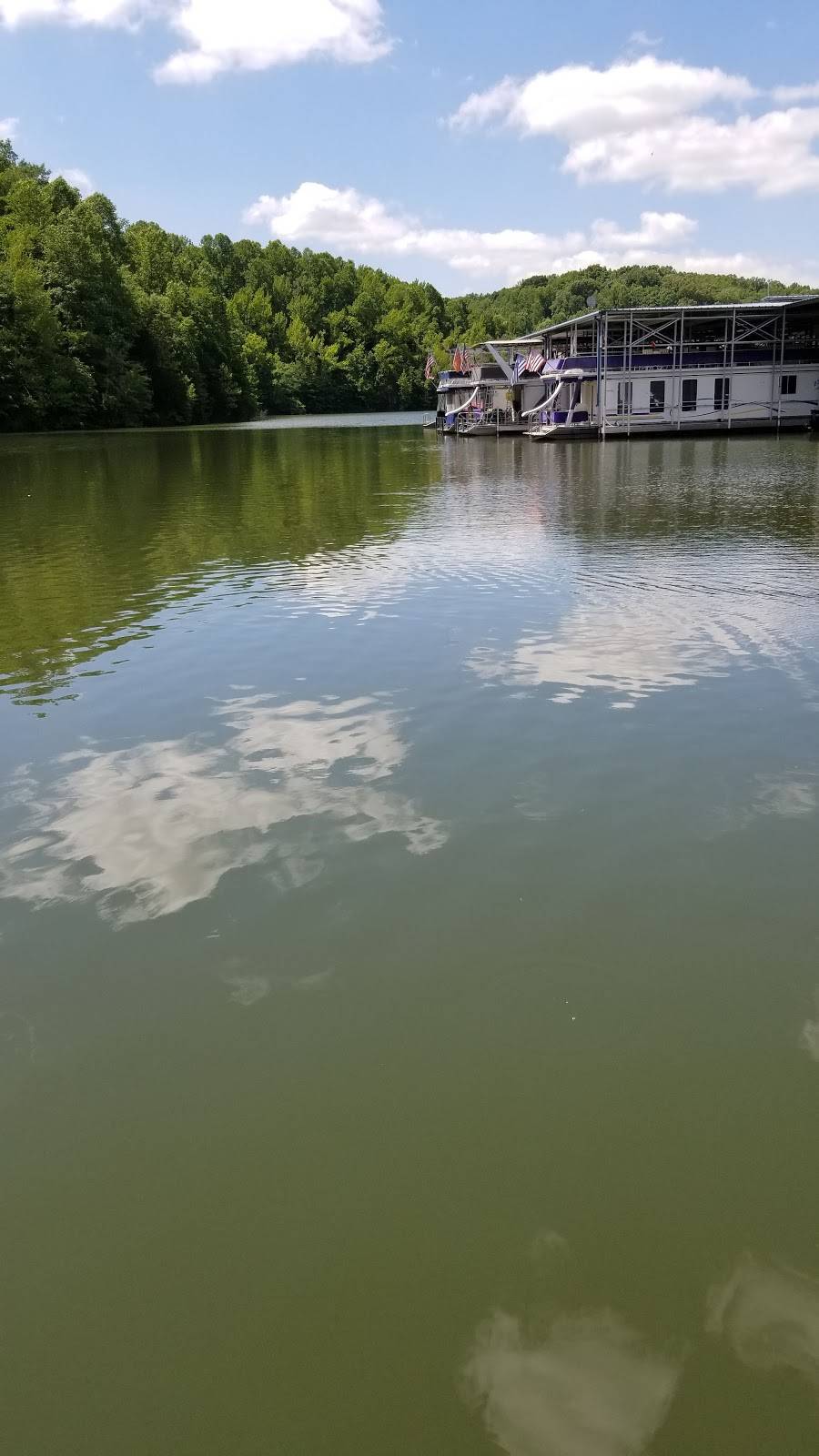 Holiday Landing Marina | restaurant | 912 Old Awalt Rd, Tullahoma, TN 37388, USA | 9314553151 OR +1 931-455-3151