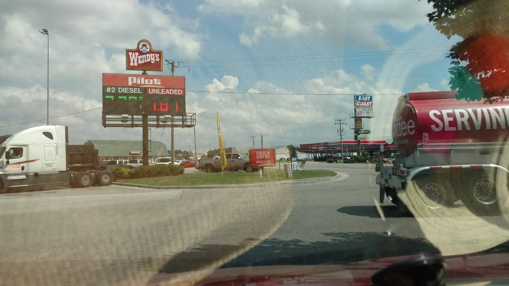 Pilot Travel Center | restaurant | 4610 County Dr, Disputanta, VA 23842, USA | 8048634612 OR +1 804-863-4612