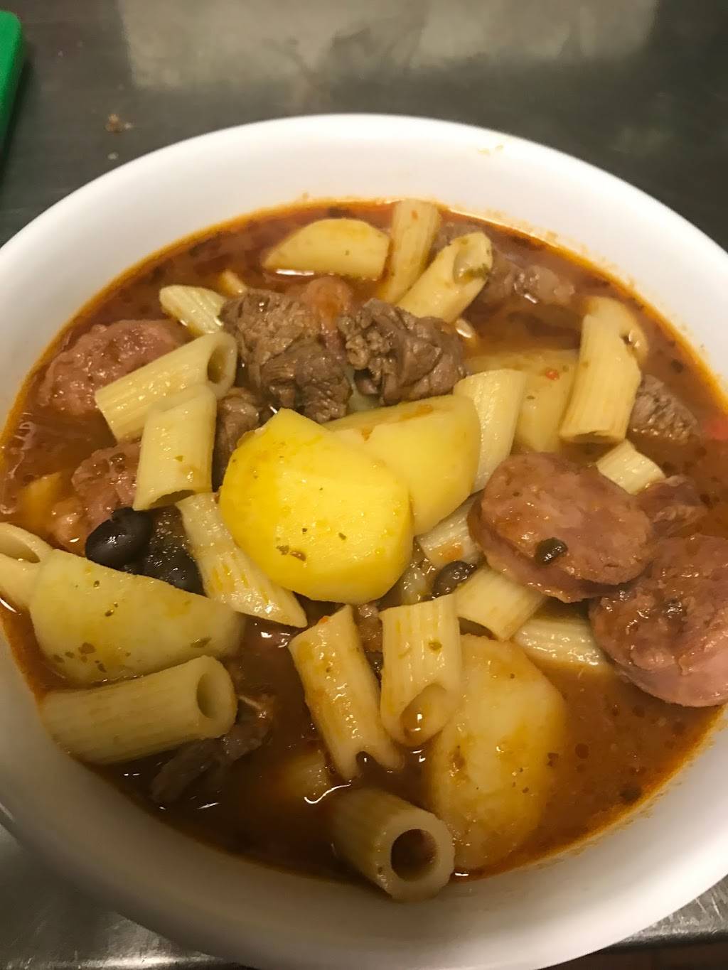 URUPILI Deli Restaurant & Pasteleria | restaurant | 518 Market St, Newark, NJ 07105, USA | 9733446891 OR +1 973-344-6891