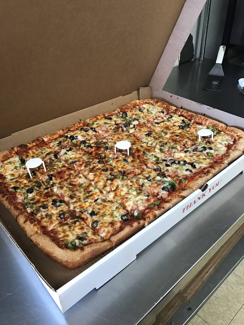 Gioninos Pizzeria | restaurant | 33637 Aurora Rd, Solon, OH 44139, USA | 4403494600 OR +1 440-349-4600