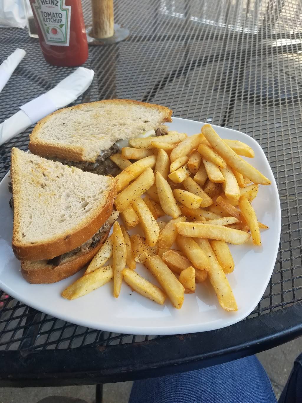 Scrambled | restaurant | 910 Atlantic Ave, Virginia Beach, VA 23451, USA | 7576446670 OR +1 757-644-6670