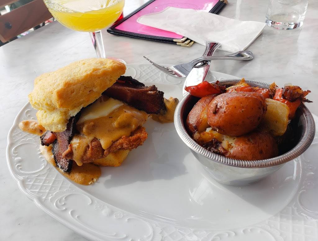 BAWK! Fried Chicken | restaurant | 1409 R St #102, Sacramento, CA 95811, USA | 9164658700 OR +1 916-465-8700