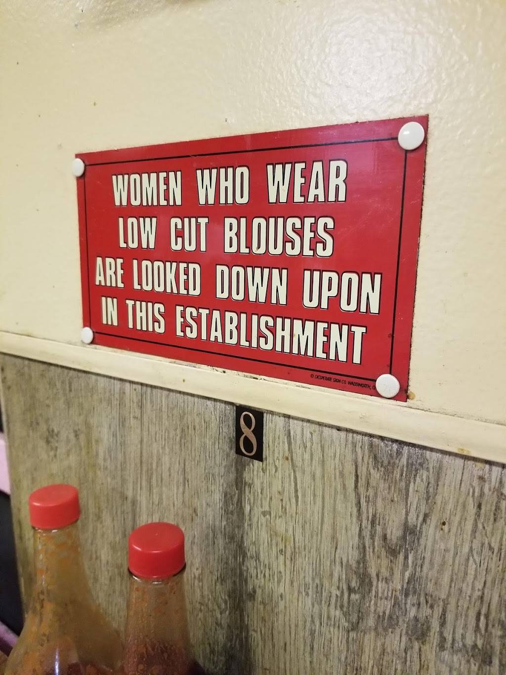 Nelle Belles Diner | restaurant | 150 US-69, Kansas City, MO 64118, USA | 8164529786 OR +1 816-452-9786