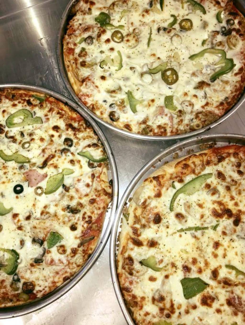 Bobes Pizza | restaurant | 620 W 9th St, Mt Carmel, IL 62863, USA | 6184502623 OR +1 618-450-2623