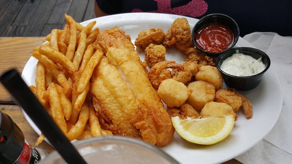 Ladys Island Dockside | restaurant | 71 Sea Island Pkwy, Beaufort, SC 29907, USA | 8433793288 OR +1 843-379-3288