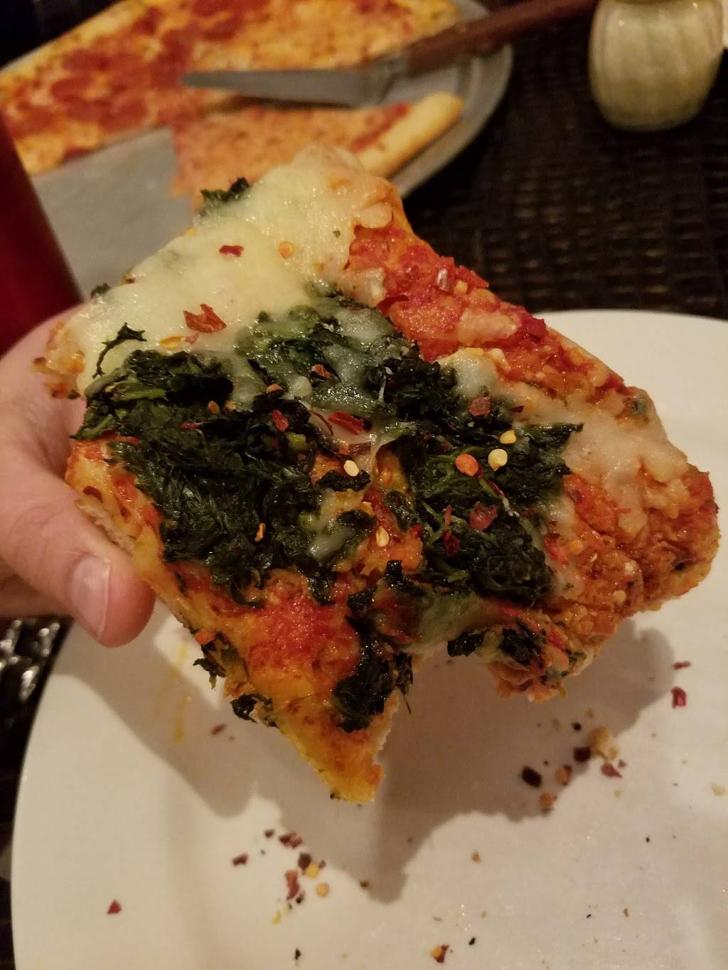 Francescos Pizzeria | restaurant | 617 W Liberty St, Hubbard, OH 44425, USA | 3305348811 OR +1 330-534-8811