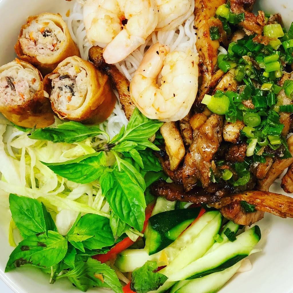 Wow Pho & Grill | restaurant | 6424 Bells Ferry Rd STE#118, Woodstock, GA 30189, USA | 6783836099 OR +1 678-383-6099