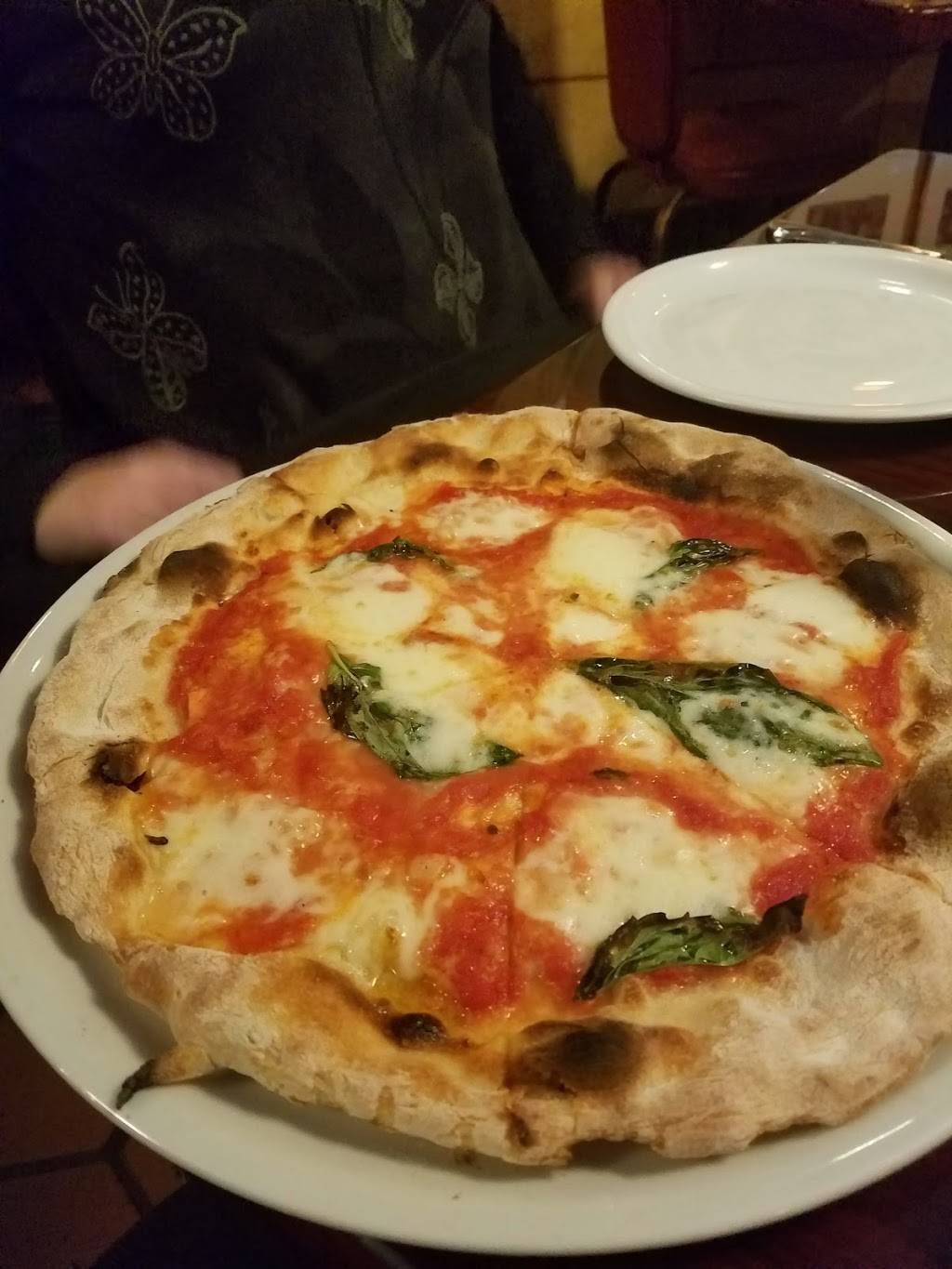 Carinis Southern Italian Restaurant | restaurant | 3468 N Oakland Ave, Milwaukee, WI 53211, USA | 4149639623 OR +1 414-963-9623